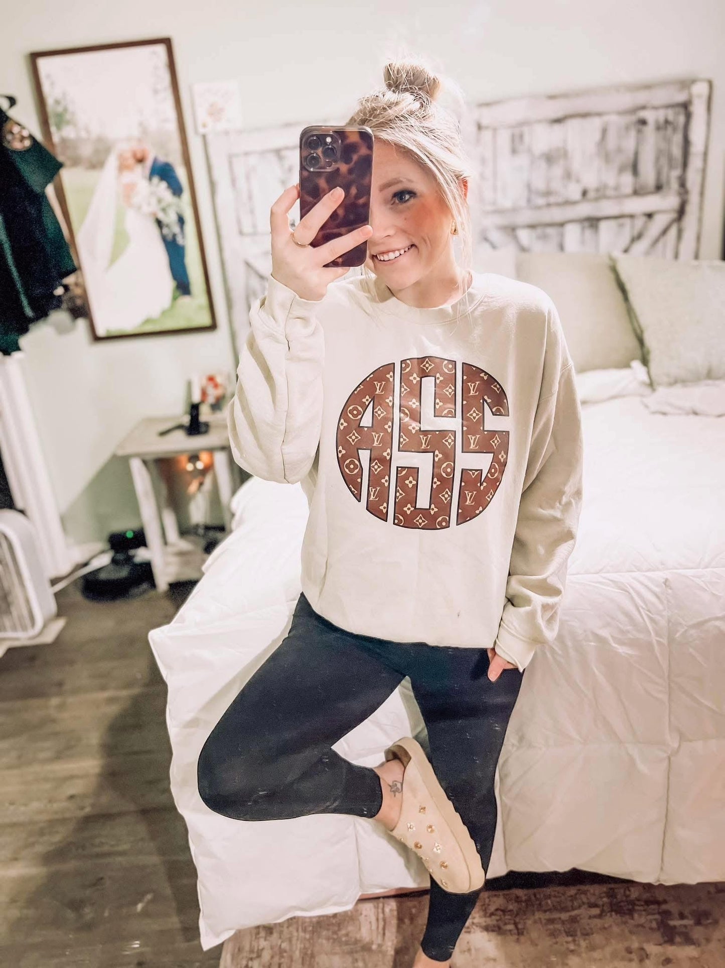 Full chest Inspo Monogram Sweatshirts - WS