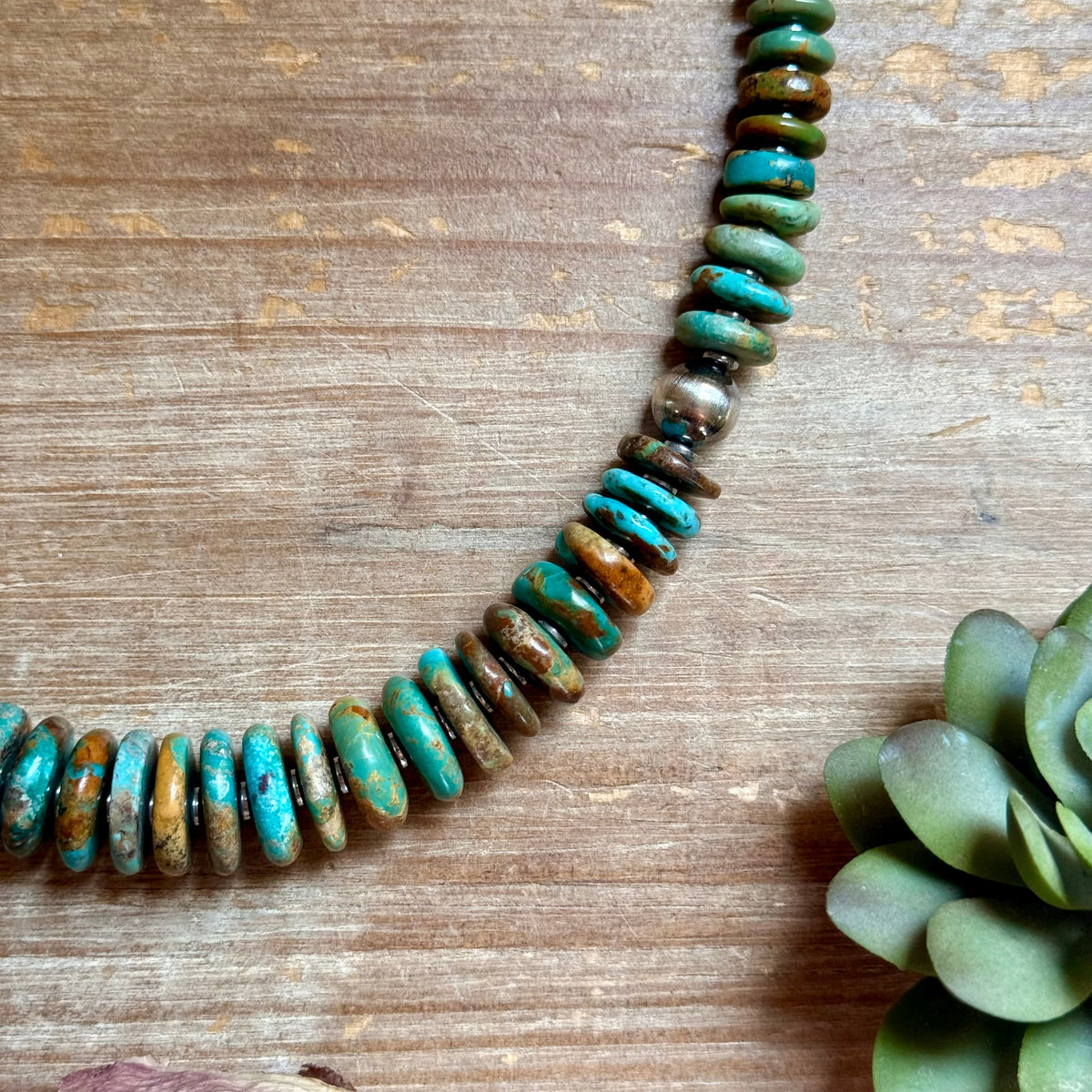 Graduated Green Turquoise Necklace 22 inch