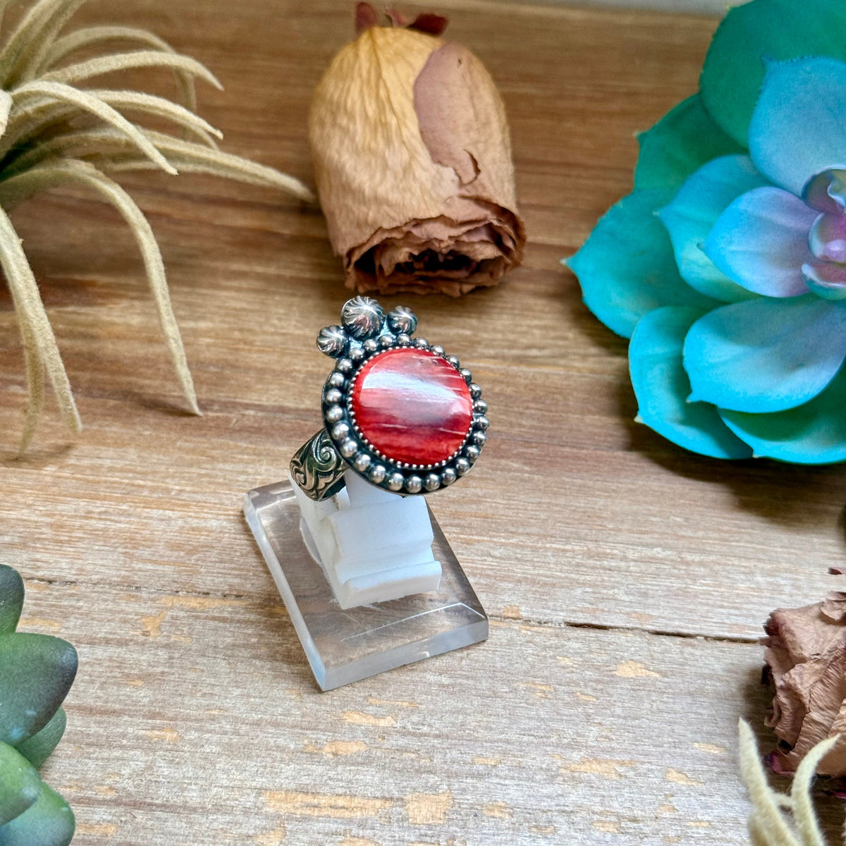 MJ Red Spiny Oyster Adjustable Ring
