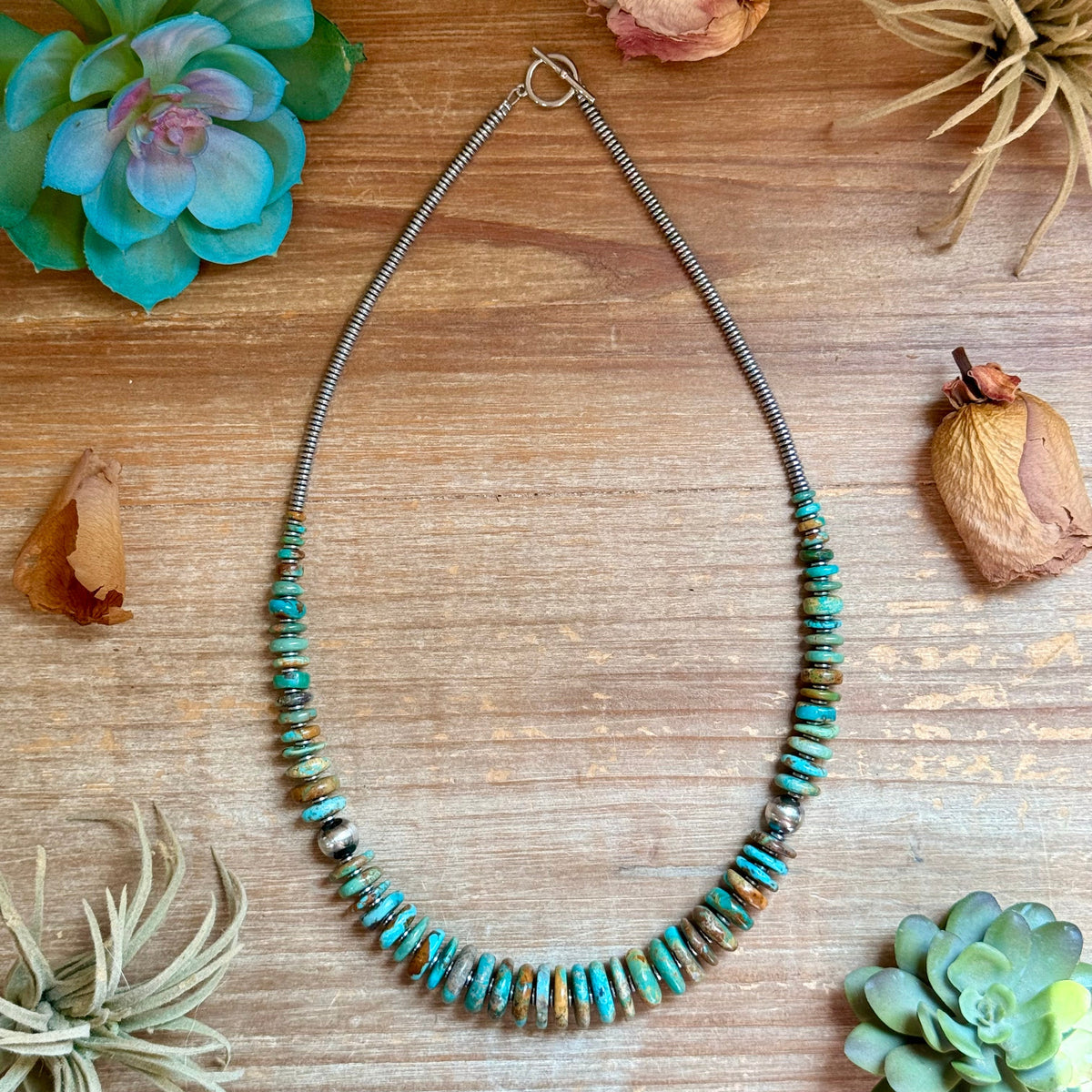 Graduated Green Turquoise Necklace 22 inch