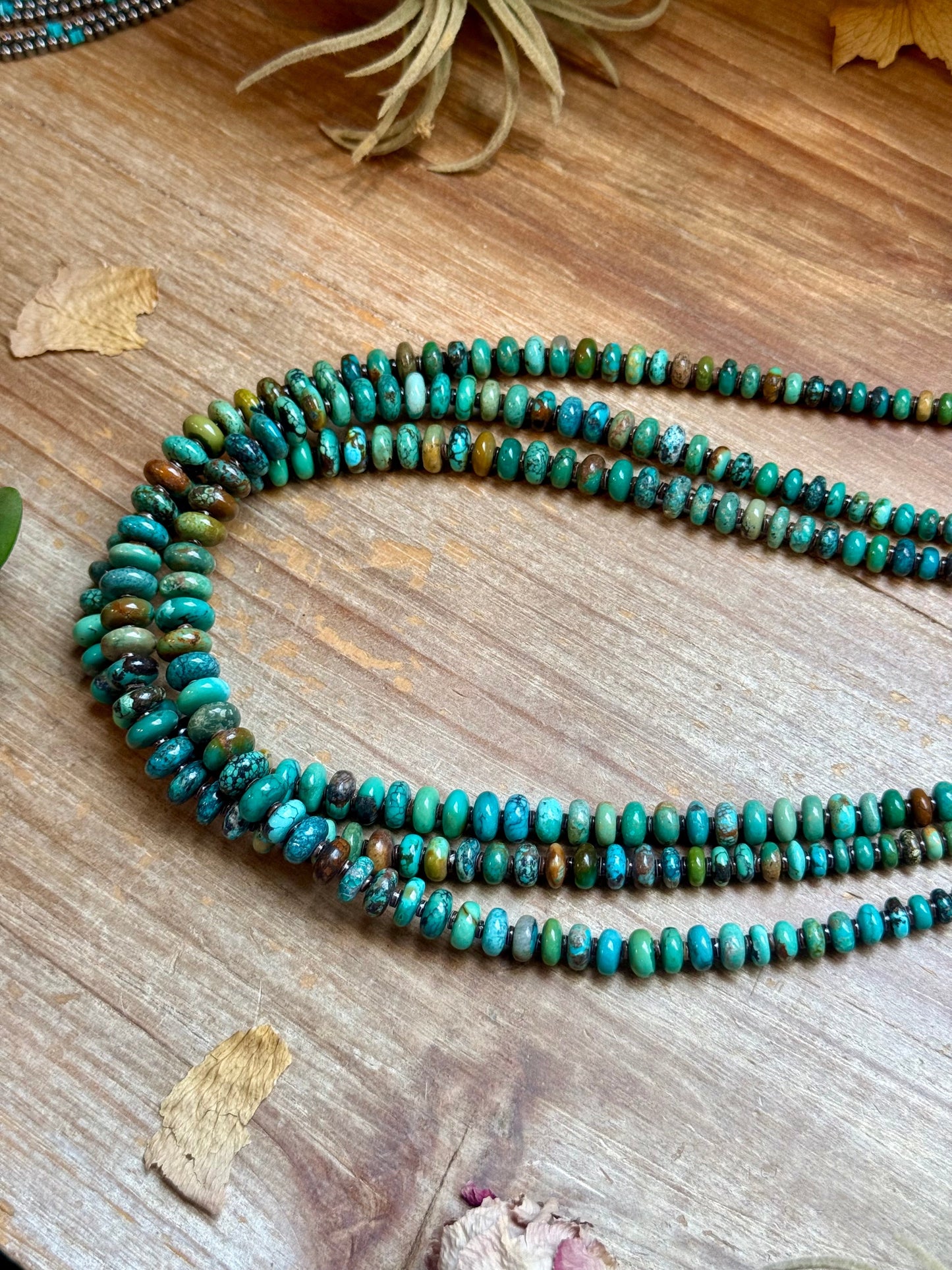 Graduated Turquoise & Brown Shell Necklace – 23"
