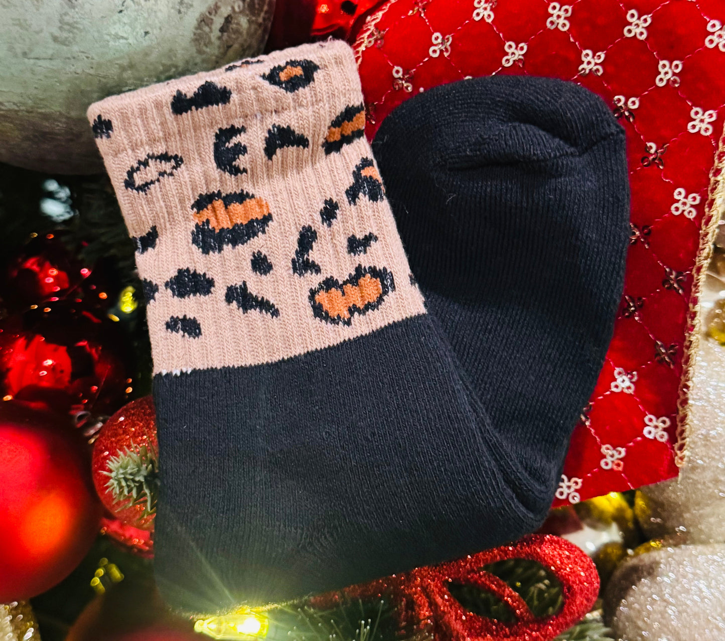 RTS Black Solid Leopard Winter Socks