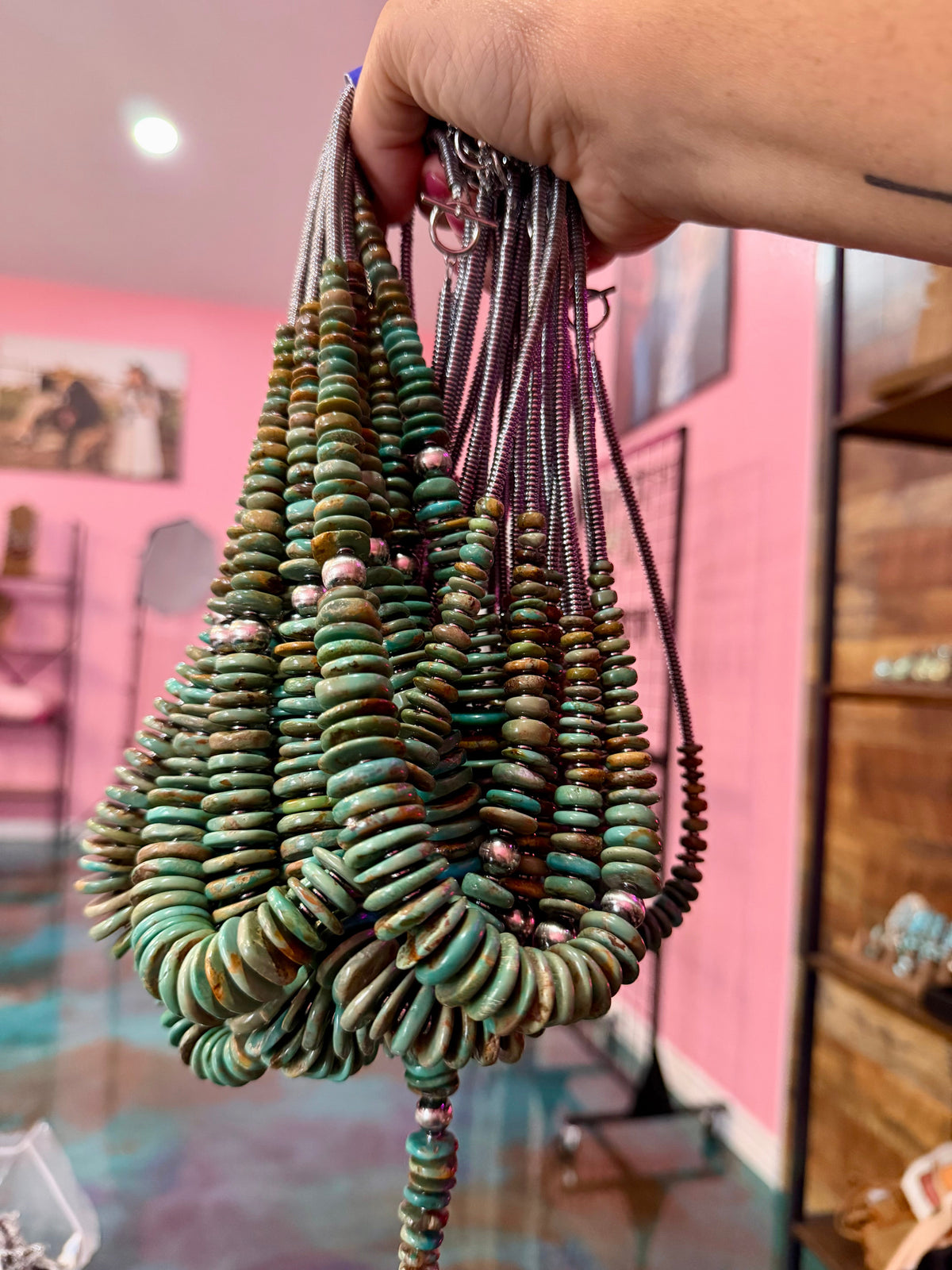 Graduated Green Turquoise Necklace 22 inch