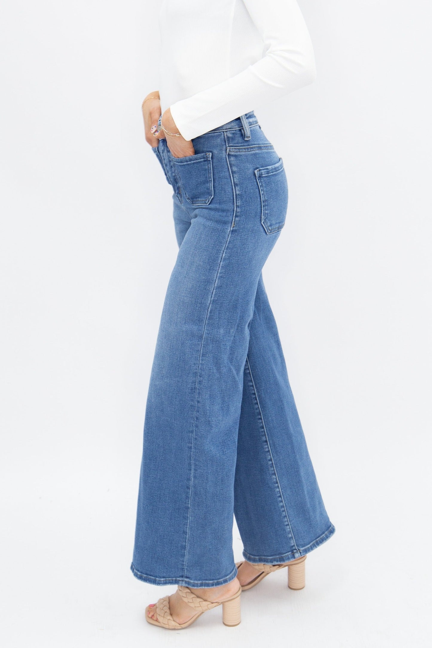 The Valentina Mid-Wash Jeans